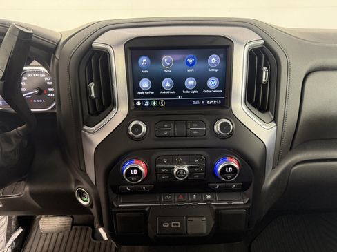 Used 2022 GMC Sierra 1500 SLE w/ Enhanced Capability Package AWD/4WD image 19