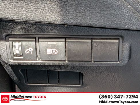 Certified 2025 Toyota Corolla Cross XLE AWD/4WD image 18