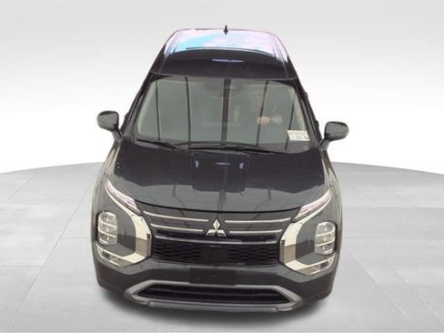 Used 2025 Mitsubishi Outlander AWD image 2
