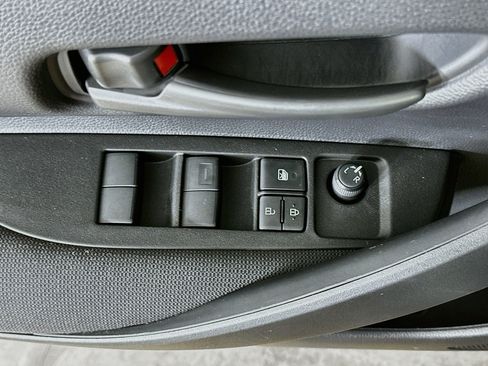 Used 2022 Toyota Corolla LE FWD image 15
