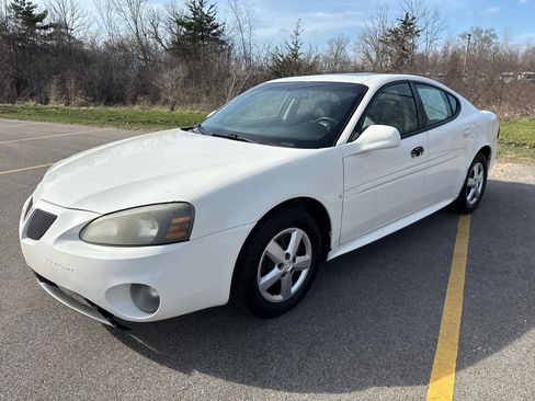 Used 2008 Pontiac Grand Prix w/ Premium Package FWD image 1