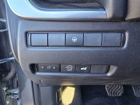 Used 2024 Nissan Rogue SV image 18