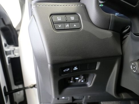 Certified 2025 Lexus LX 700h Overtrail AWD/4WD image 13