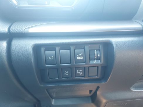 Used 2019 Subaru Forester Premium AWD/4WD image 25