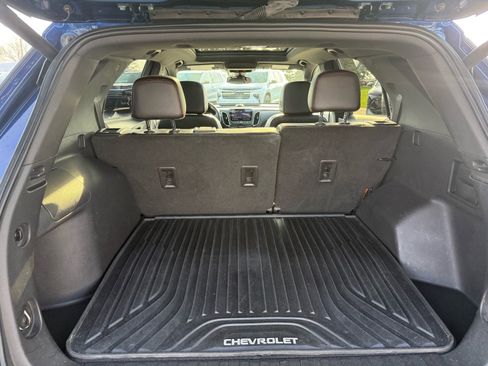 Used 2022 Chevrolet Equinox RS w/ RS Leather Package image 15