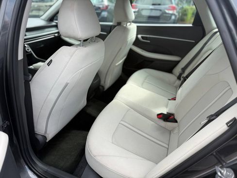 Used 2025 Hyundai Sonata SEL FWD image 16