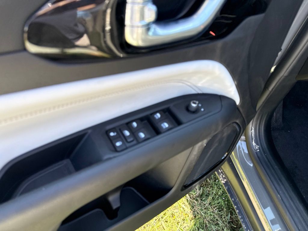 New 2026 Jeep Compass Limited AWD/4WD image 18