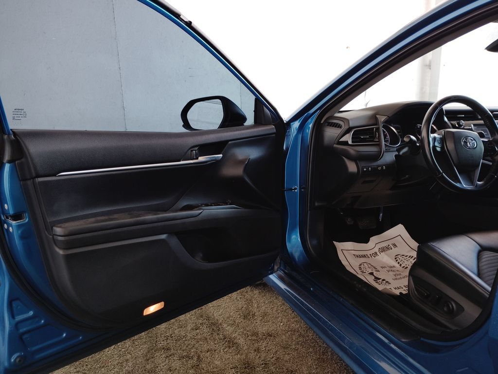 Used 2019 Toyota Camry SE w/ Carpet Mat Package FWD image 20