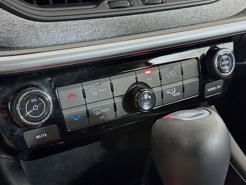 Used 2022 Jeep Compass Latitude image 23