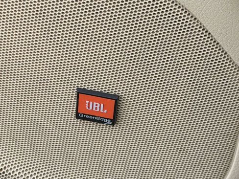 Used 2015 Toyota Highlander Limited image 25