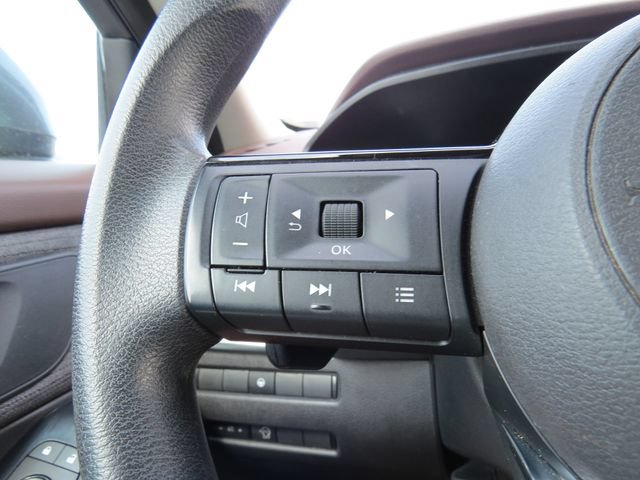 Used 2023 Nissan Rogue SV FWD image 19