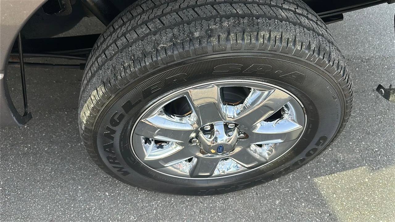 Used 2013 Ford F150 XLT w/ Luxury Equipment Group RWD image 17