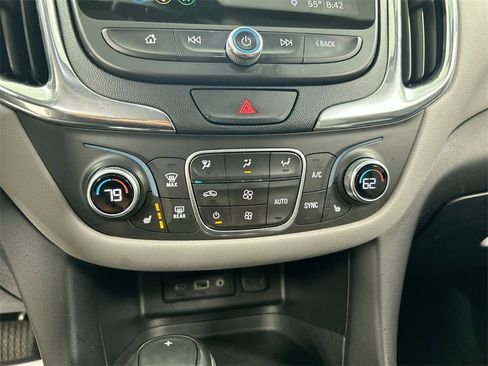 Used 2019 Chevrolet Equinox LT image 16