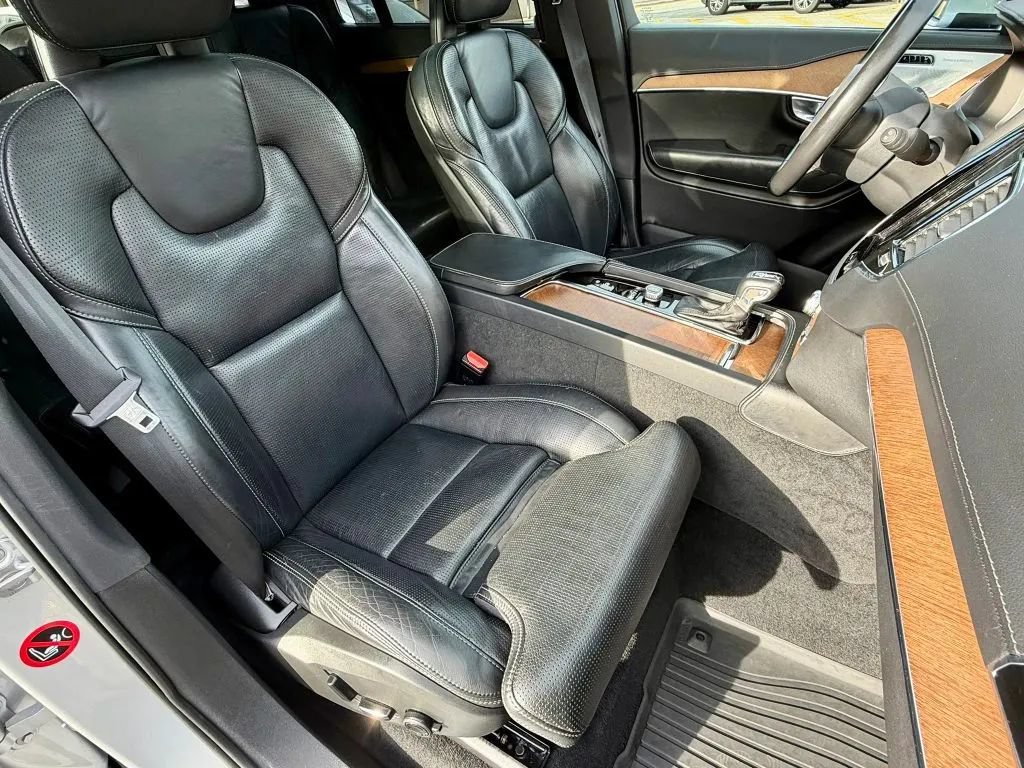Used 2018 Volvo XC90 T6 Inscription w/ Convenience Package AWD/4WD image 18
