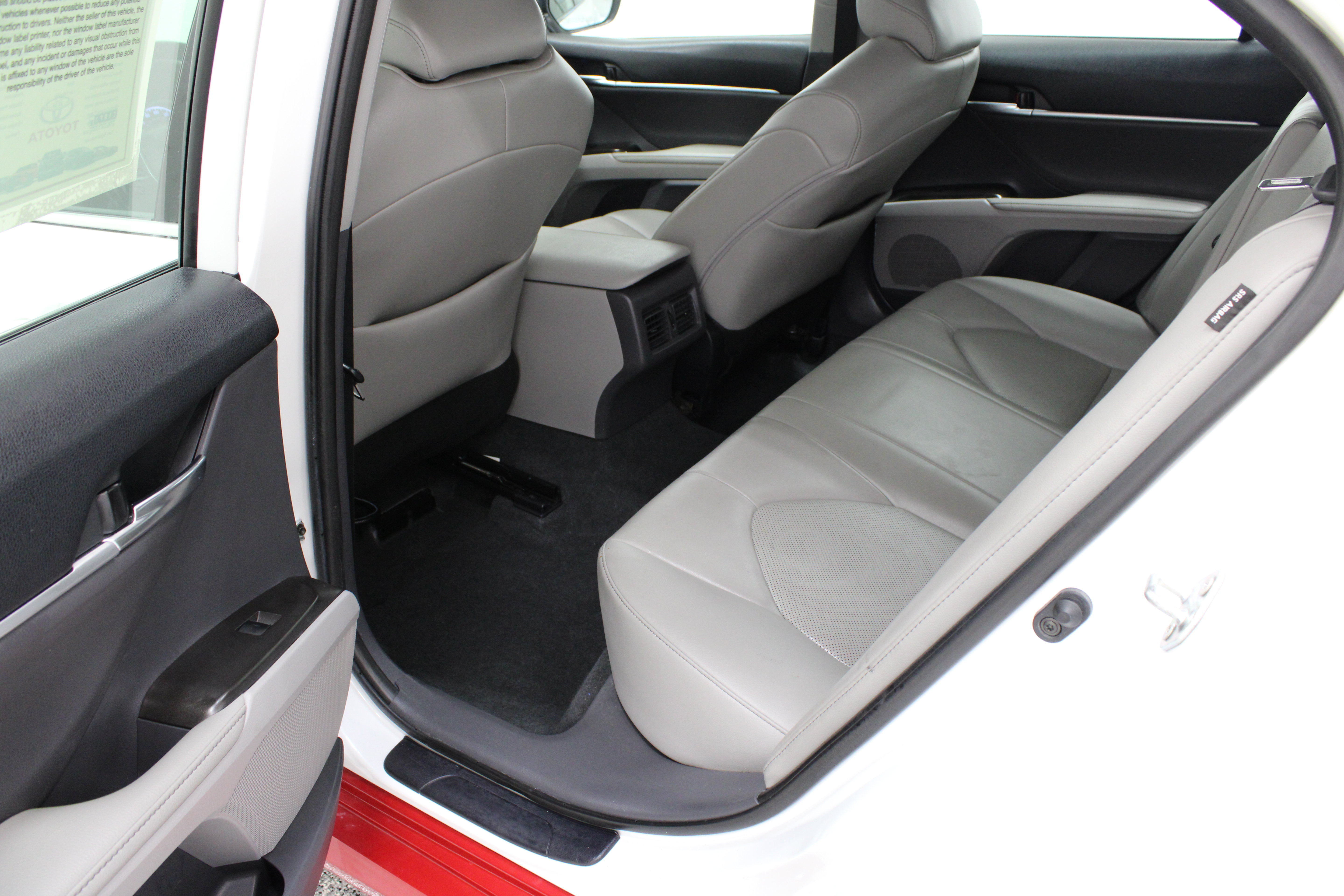 Used 2023 Toyota Camry XLE FWD image 28