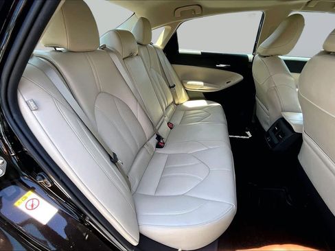 Used 2019 Toyota Avalon XLE w/ Moonroof Package FWD image 20