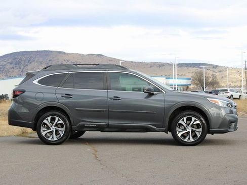 Used 2020 Subaru Outback Limited image 7
