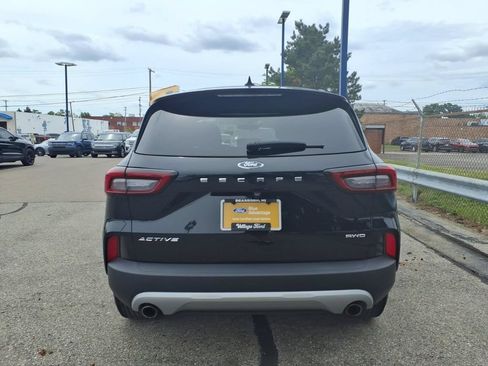 Certified 2023 Ford Escape Active AWD/4WD image 7