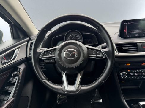 Used 2018 MAZDA MAZDA3 Touring FWD image 17