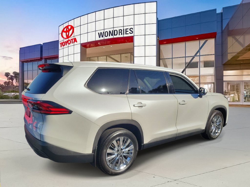 Used 2024 Toyota Grand Highlander AWD image 6