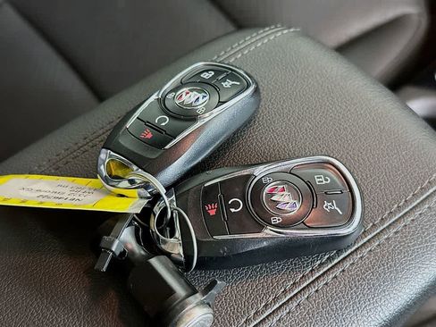 Used 2022 Buick Encore GX Essence w/ Experience Buick Package image 21