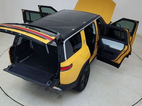 Used 2024 Rivian R1S Adventure image 89