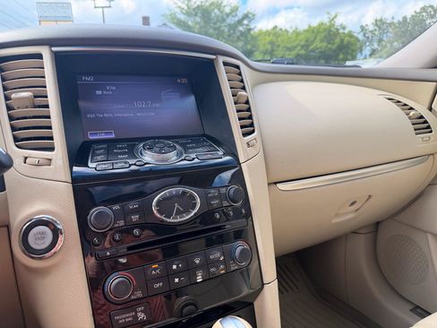 Used 2014 INFINITI QX70 AWD w/ Premium Package image 25