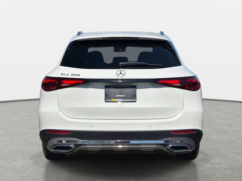 Used 2025 Mercedes-Benz GLC 300 image 4