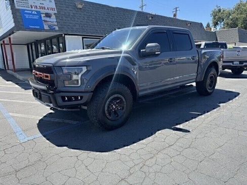 Used 2018 Ford F150 Raptor w/ Equipment Group 802A Luxury AWD/4WD image 3