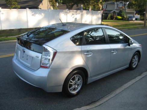 Used 2011 Toyota Prius Two FWD image 5