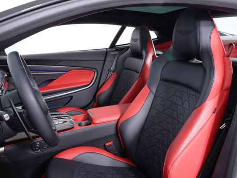 Used 2025 Aston Martin Vanquish image 25