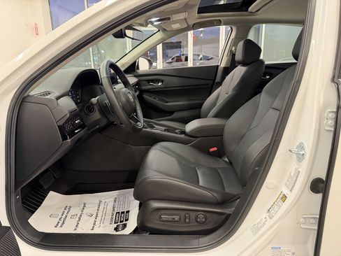 Used 2025 Honda Accord EX-L image 39