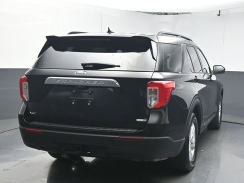 Used 2020 Ford Explorer XLT w/ Comfort Package image 7