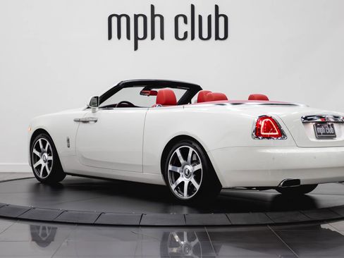 Used 2017 Rolls-Royce Dawn RWD image 16