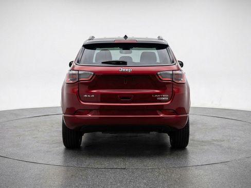 Used 2025 Jeep Compass Limited image 7