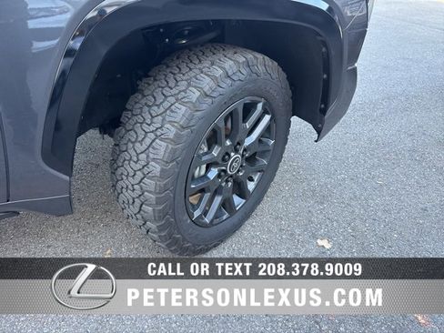 Used 2024 Toyota Tundra Platinum image 9