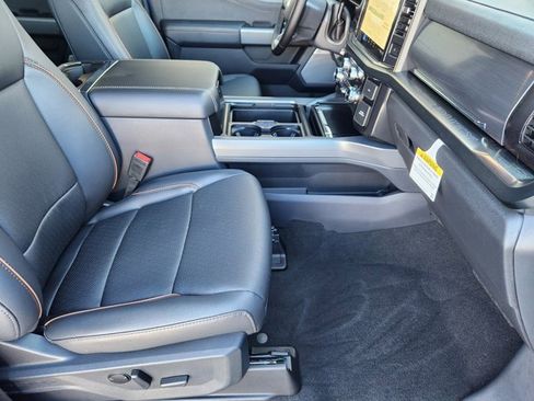 New 2026 Ford F250 Lariat w/ Black Appearance Package AWD/4WD image 10