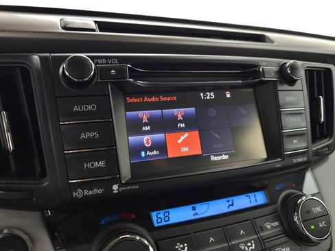 Used 2018 Toyota RAV4 XLE AWD/4WD image 24