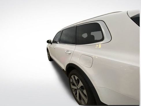 Used 2022 Kia Telluride EX w/ EX Premium Package image 7