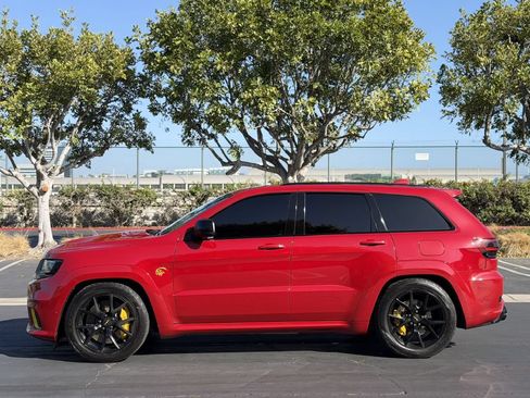 Used 2018 Jeep Grand Cherokee Trackhawk AWD/4WD image 7