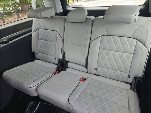 New 2027 Lincoln Navigator L Black Label RWD image 11