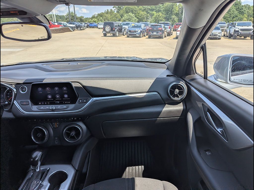 Certified 2019 Chevrolet Blazer LT FWD image 4