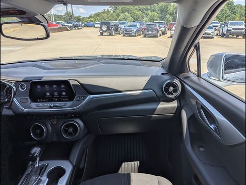 Certified 2019 Chevrolet Blazer LT FWD image 4