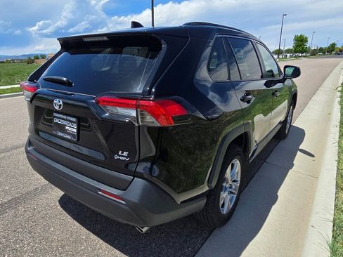 Used 2025 Toyota RAV4 LE AWD/4WD image 5