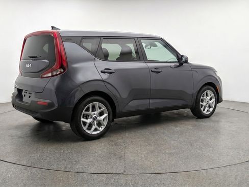 Used 2025 Kia Soul LX w/ LX Technology Package FWD image 9