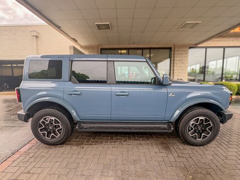 Used 2025 Ford Bronco Outer Banks AWD/4WD image 9