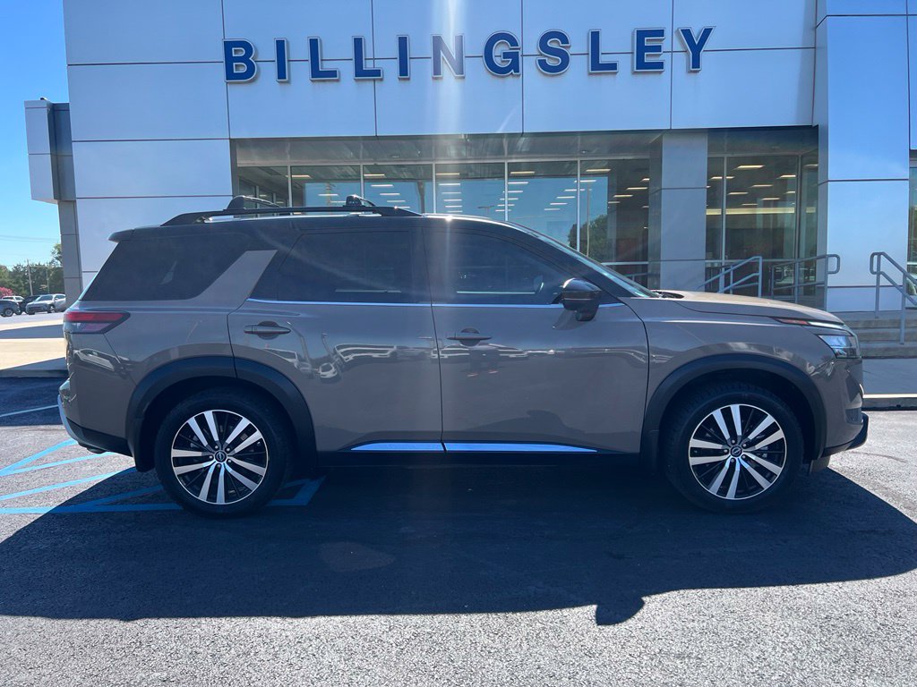 Used 2024 Nissan Pathfinder Platinum w/ Cargo Package AWD/4WD image 1