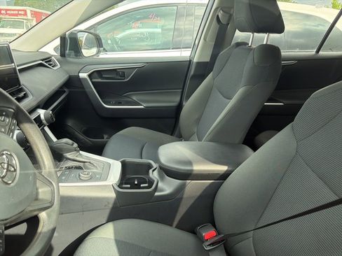 Used 2024 Toyota RAV4 LE AWD/4WD image 9