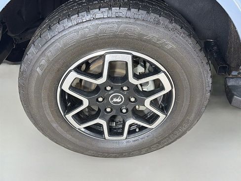 Used 2023 Ford Bronco Outer Banks image 16