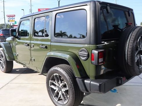 Used 2024 Jeep Wrangler Unlimited AWD/4WD image 6